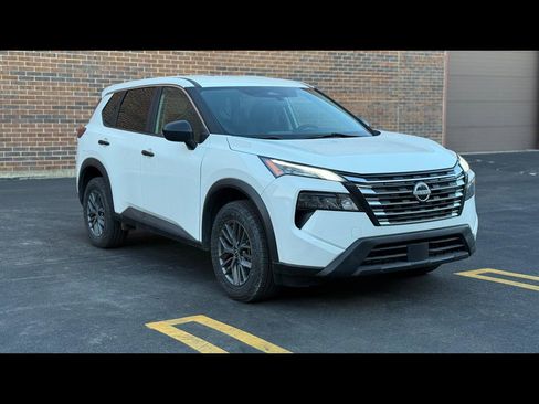 Used 2024 Nissan Rogue S image 1