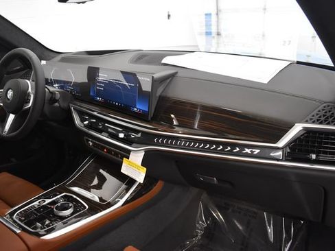 New 2027 BMW X7 xDrive40i w/ Executive Package AWD/4WD image 18