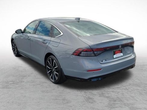 Used 2023 Honda Accord Touring image 6
