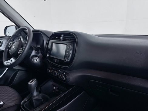 Used 2021 Kia Soul LX image 28