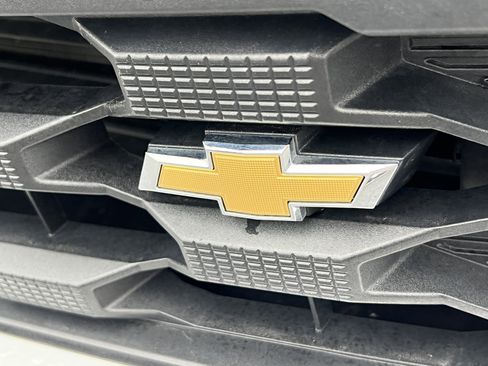 Used 2025 Chevrolet Silverado 1500 W/T image 8