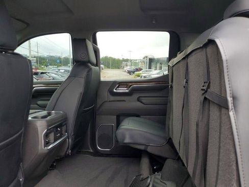 Used 2023 GMC Sierra 1500 Elevation w/ X31 Off-Road Package AWD/4WD image 10