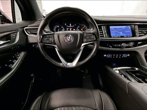 Used 2022 Buick Enclave Avenir w/ Avenir Technology Package AWD/4WD image 6