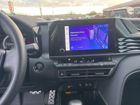 Certified 2025 Toyota Camry SE FWD image 17