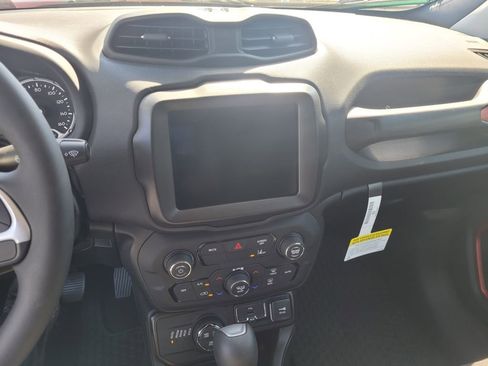 New 2023 Jeep Renegade Trailhawk image 17