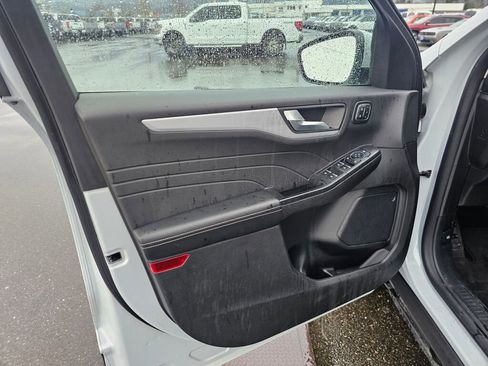 Certified 2025 Ford Escape Platinum image 16