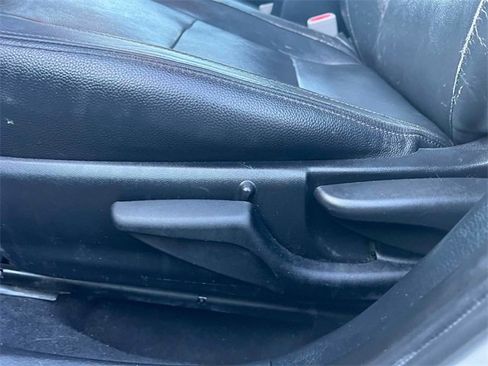 Used 2015 Toyota Corolla LE image 17