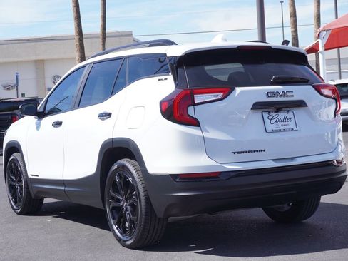 Certified 2022 GMC Terrain SLE w/ Driver Convenience Package image 3