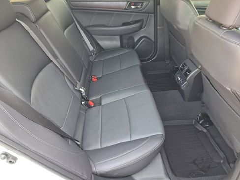 Used 2018 Subaru Outback 2.5i Limited image 18