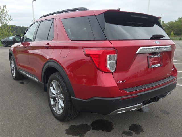 Used 2023 Ford Explorer XLT w/ Equipment Group 202A AWD/4WD image 14