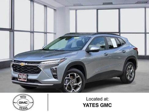Used 2025 Chevrolet Trax LT FWD image 1