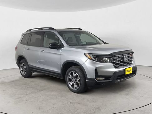 Used 2023 Honda Passport TrailSport image 7