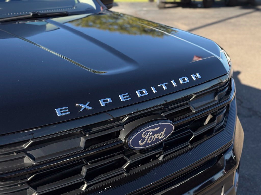 Used 2025 Ford Expedition Active AWD/4WD image 34