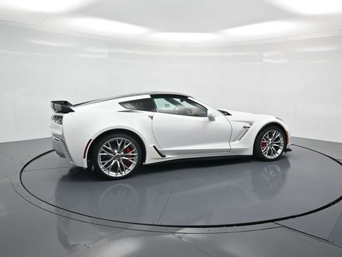 Used 2016 Chevrolet Corvette Z06 w/ 3LZ Preferred Equipment Group image 31