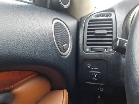 Used 2004 Lexus SC 430 Convertible image 22