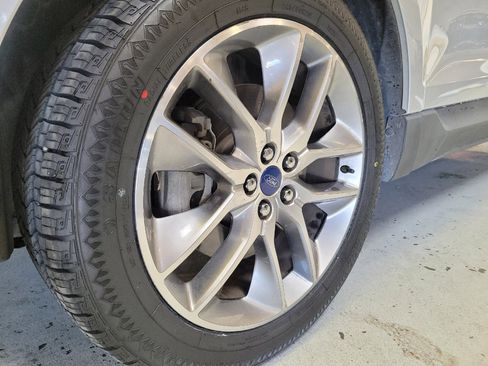 Used 2017 Ford Edge Titanium w/ Equipment Group 301A image 31