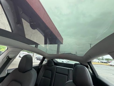 Used 2023 Tesla Model Y Long Range AWD/4WD image 23