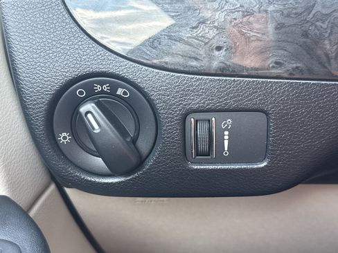 Used 2018 Dodge Grand Caravan SE w/ Rear Park Assist Package FWD image 15