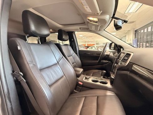 Used 2012 Jeep Grand Cherokee Laredo AWD/4WD image 8