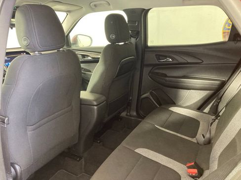 Used 2024 Chevrolet TrailBlazer LT AWD/4WD image 17
