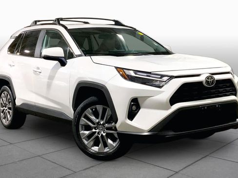 Used 2023 Toyota RAV4 XLE Premium AWD/4WD image 3