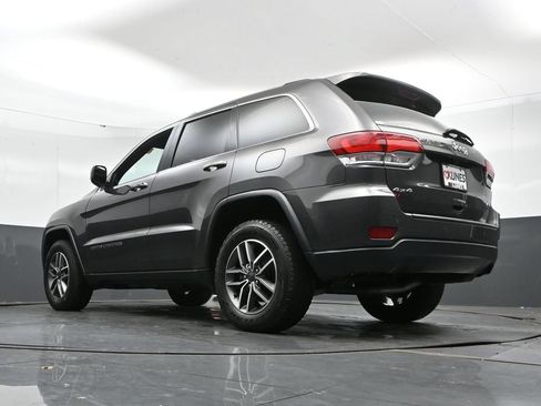 Used 2020 Jeep Grand Cherokee Laredo w/ 18" Wheel & 8.4" Radio Group AWD/4WD image 46
