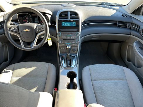 Used 2013 Chevrolet Malibu LS image 21