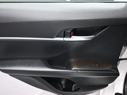 Used 2023 Toyota Camry SE image 28