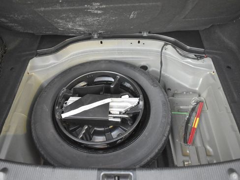 Used 2014 Mercedes-Benz C 250 C 250 Luxury Sedan 4D image 24