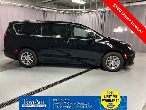 New 2026 Chrysler Voyager LX image 8