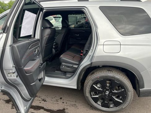 New 2026 Honda Pilot Black Edition image 11