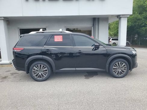 Certified 2024 Nissan Pathfinder SL w/ SL Premium Package FWD image 7