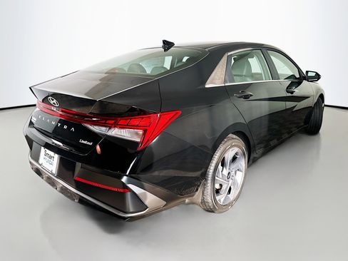 New 2026 Hyundai Elantra Limited image 7