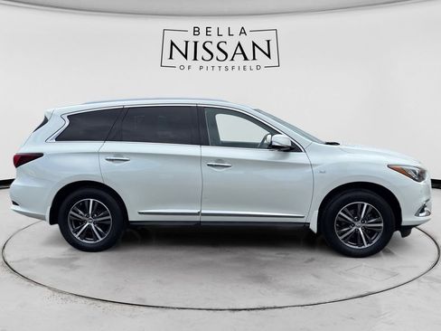 Used 2019 INFINITI QX60 Luxe w/ Essential Package AWD/4WD image 6
