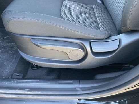 Used 2023 Kia Sportage LX AWD/4WD image 16