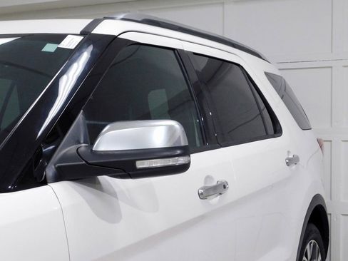 Used 2019 Ford Explorer Platinum image 19