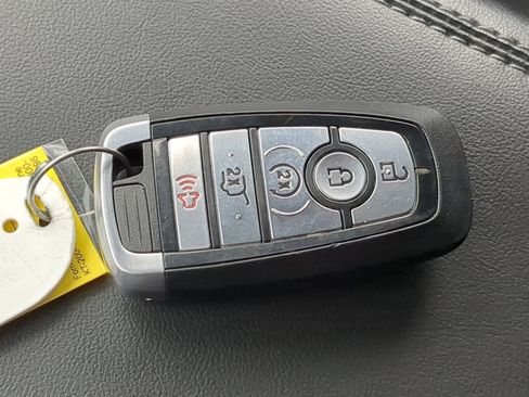 Used 2022 Ford Explorer XLT w/ Equipment Group 202A image 41