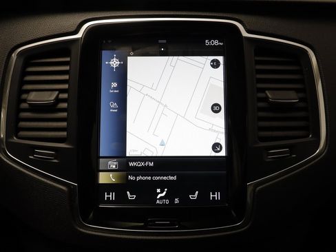 Used 2022 Volvo XC90 T6 Momentum w/ Climate Package image 10