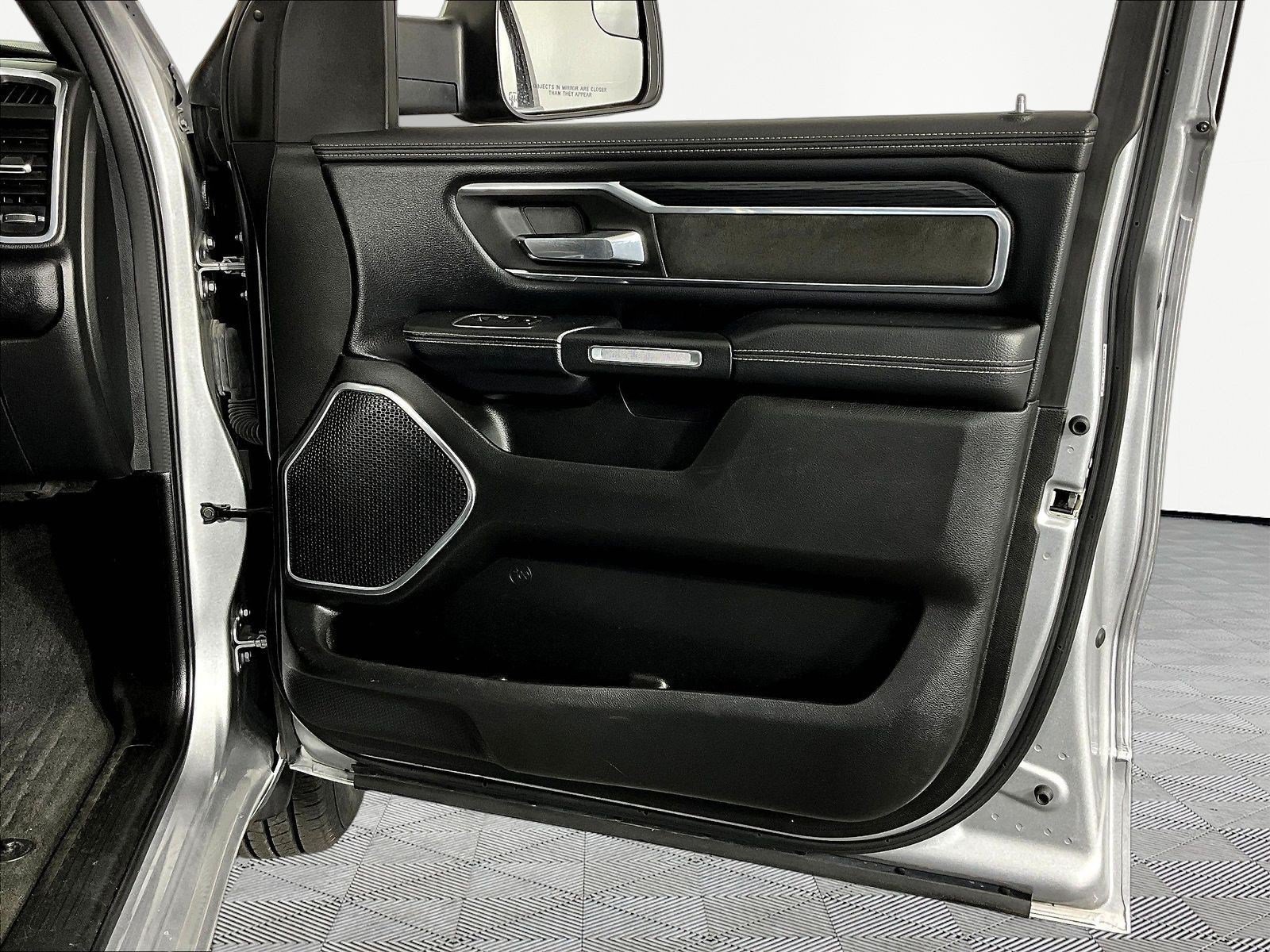 Used 2023 RAM 1500 Laramie AWD/4WD image 28