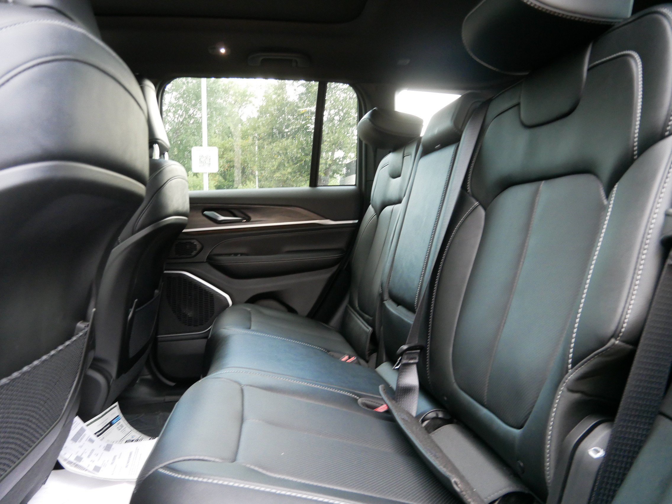 New 2027 Jeep Grand Cherokee Limited AWD/4WD image 10
