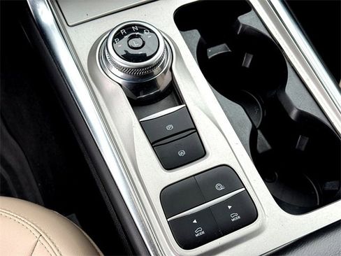 Used 2022 Ford Explorer XLT w/ Equipment Group 202A image 21