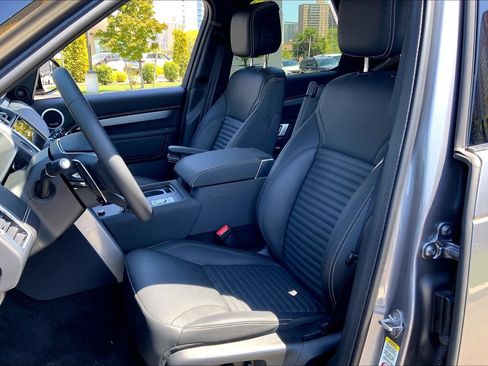 Certified 2025 Land Rover Discovery Dynamic SE AWD/4WD image 6