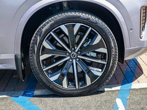 Certified 2026 Volvo XC90 B6 Plus w/ Protection Package image 11