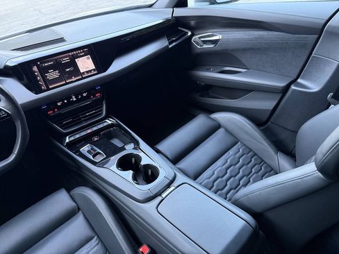 Used 2023 Audi e-tron GT Premium Plus AWD/4WD image 22
