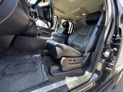 Used 2011 Chevrolet Tahoe LTZ AWD/4WD image 13