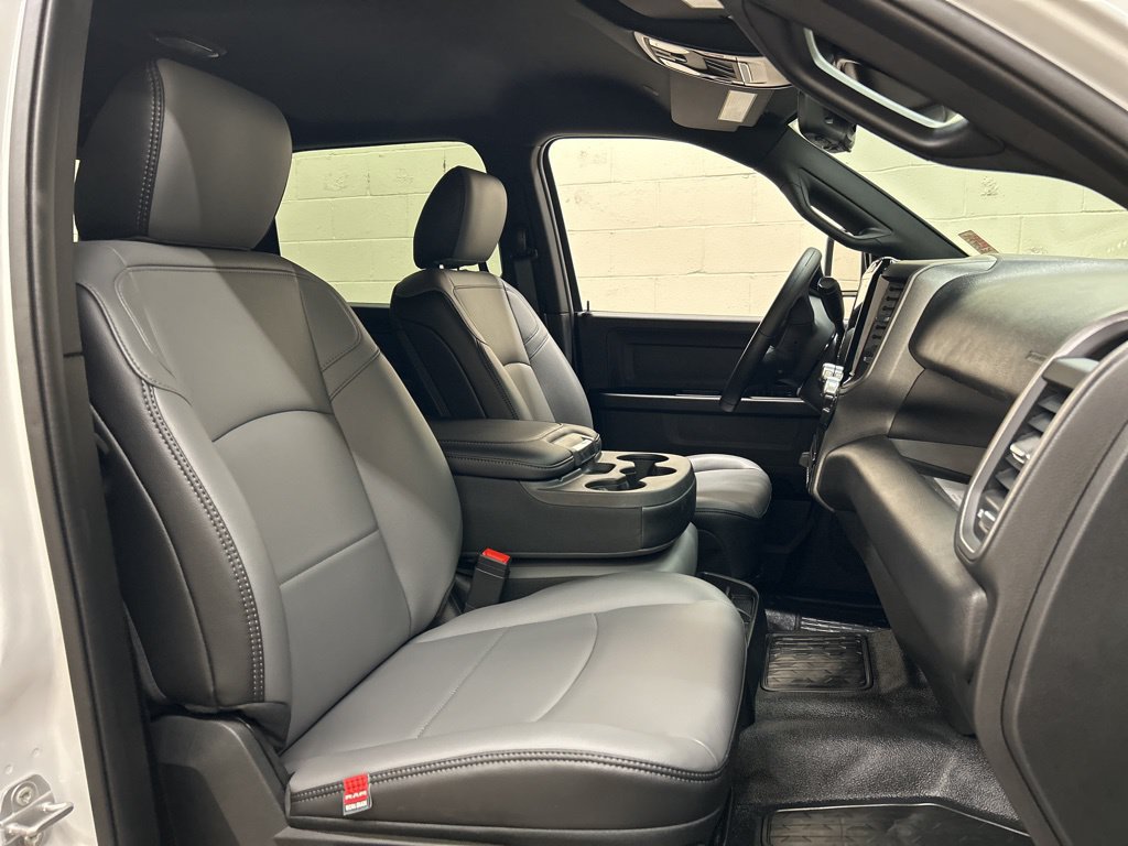 New 2026 RAM 5500 4x4 Crew Cab image 10