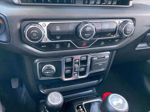 Used 2024 Jeep Wrangler Sport S AWD/4WD image 24