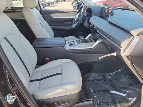 New 2026 MAZDA CX-90 3.3 Turbo w/ Preferred Package AWD/4WD image 17