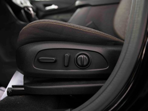 Used 2024 Chevrolet Equinox LT image 12