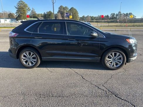 Used 2020 Ford Edge Titanium image 5